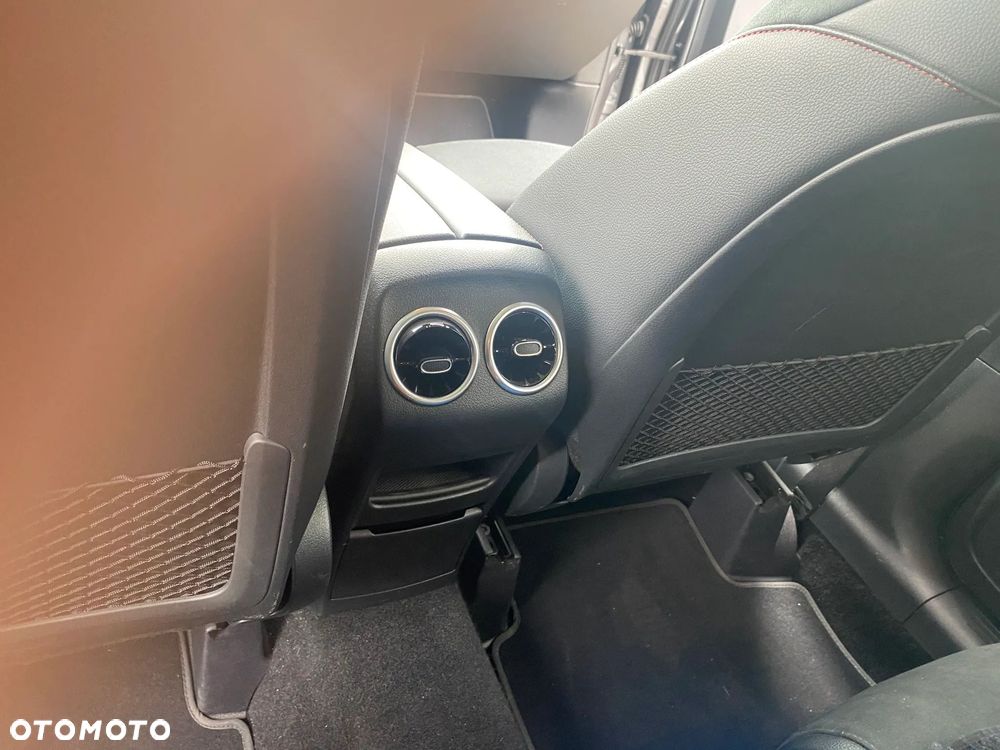 Mercedes-Benz GLA 220 d 4-Matic AMG Line - 8