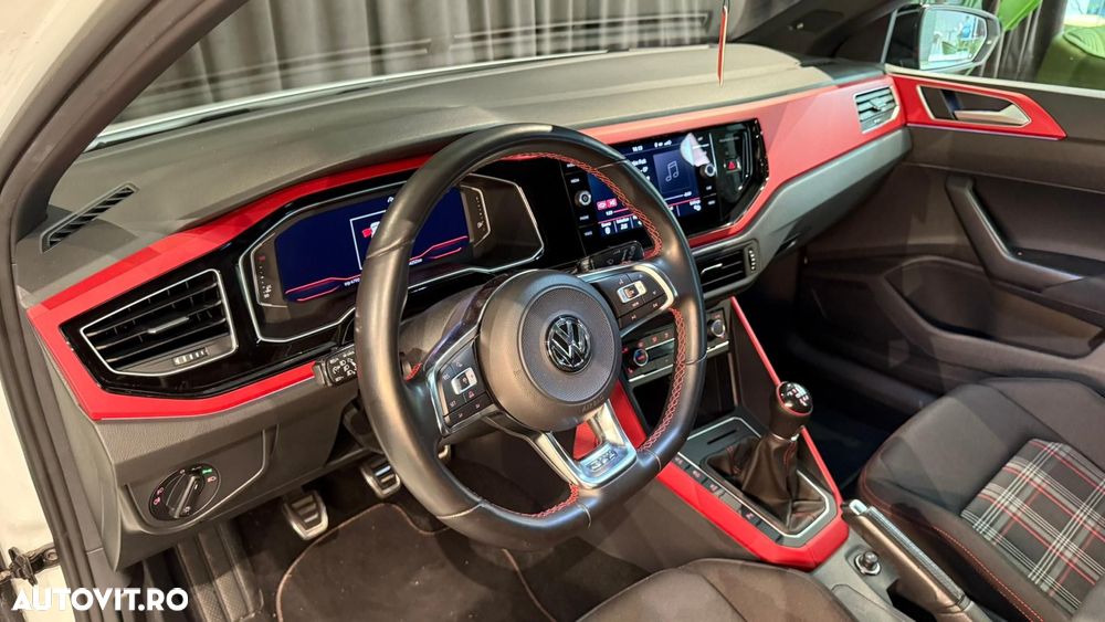 Volkswagen Polo 2.0 TSI GTI - 13