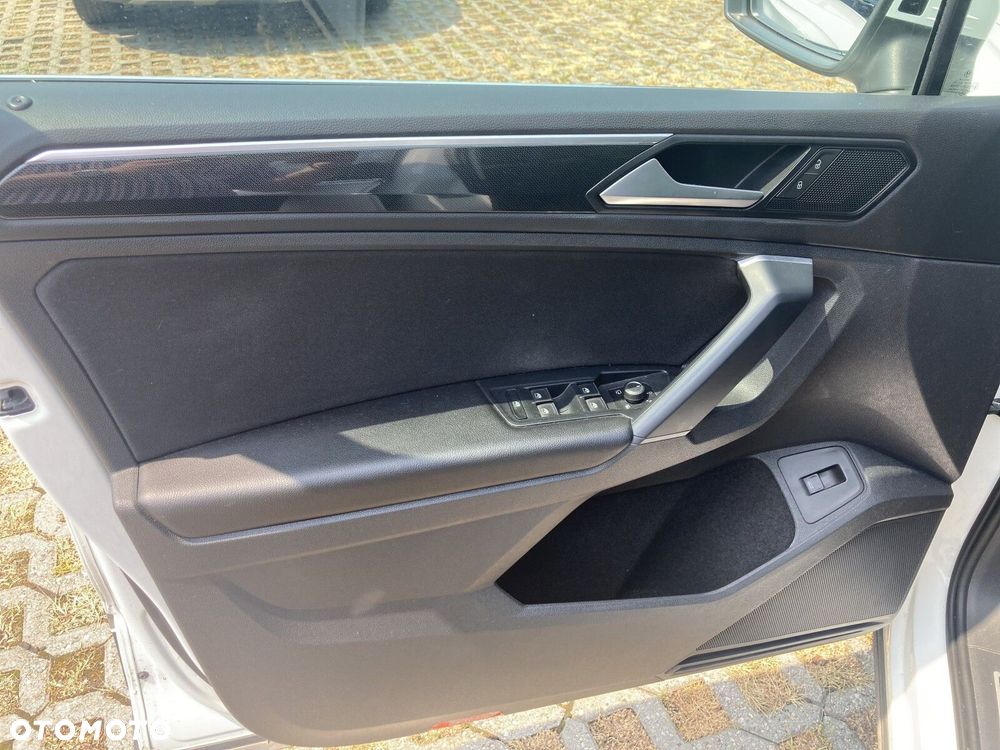 Volkswagen Tiguan 1.5 TSI EVO Elegance DSG - 25
