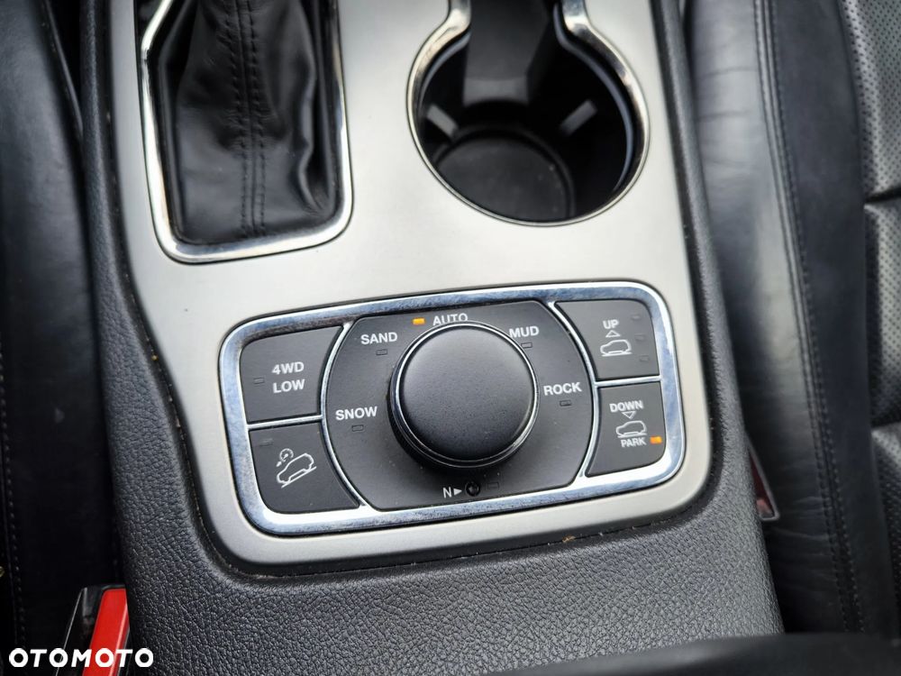 Jeep Grand Cherokee 5.7 V8 HEMI 4WD Automatik Overland - 19