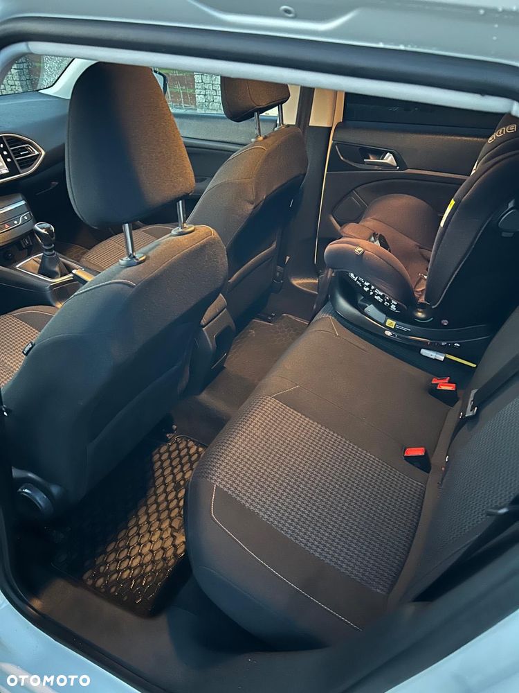 Peugeot 308 - 8