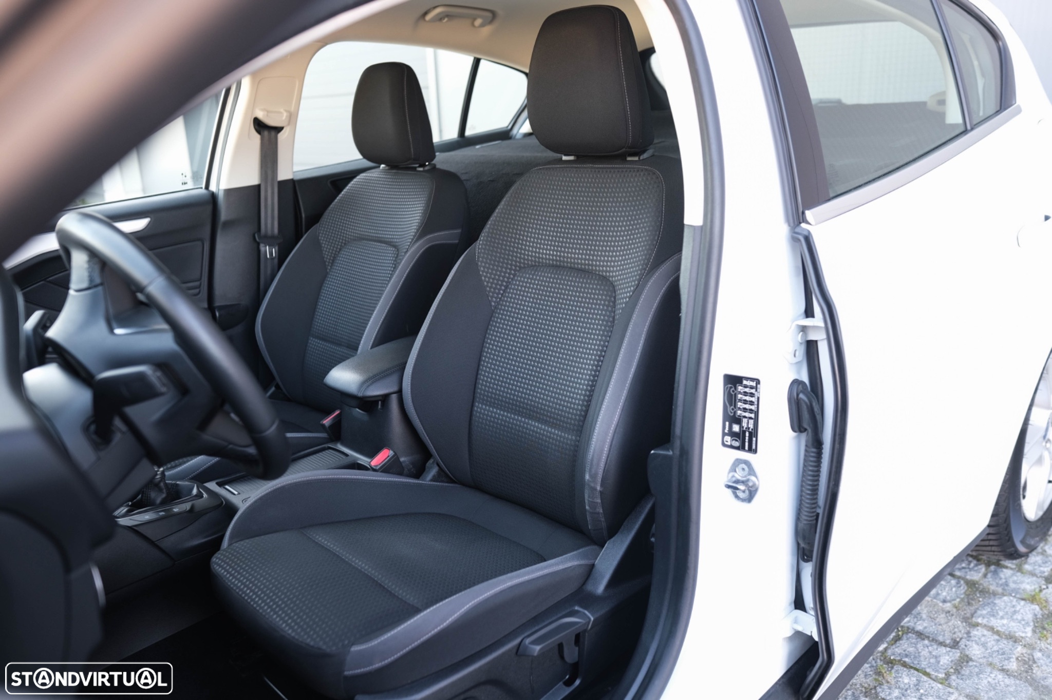 Ford Focus Van - 24