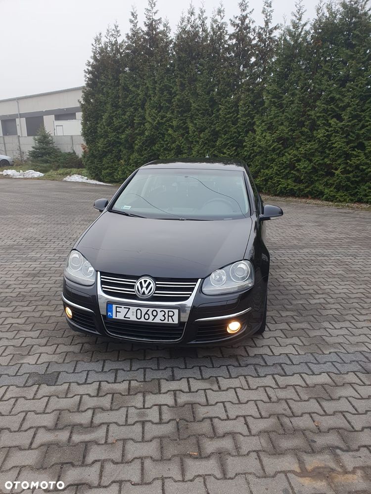 Volkswagen Golf 1.9 TDI Comfortline DSG - 2