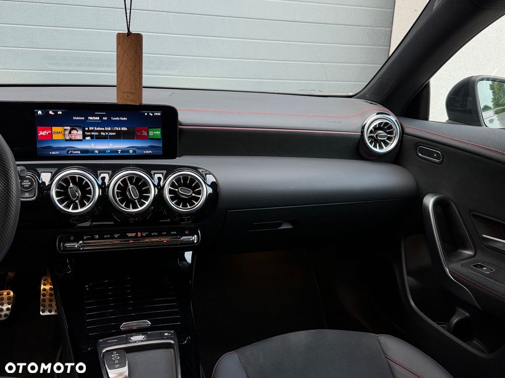 Mercedes-Benz CLA 220 AMG Line 7G-DCT - 12