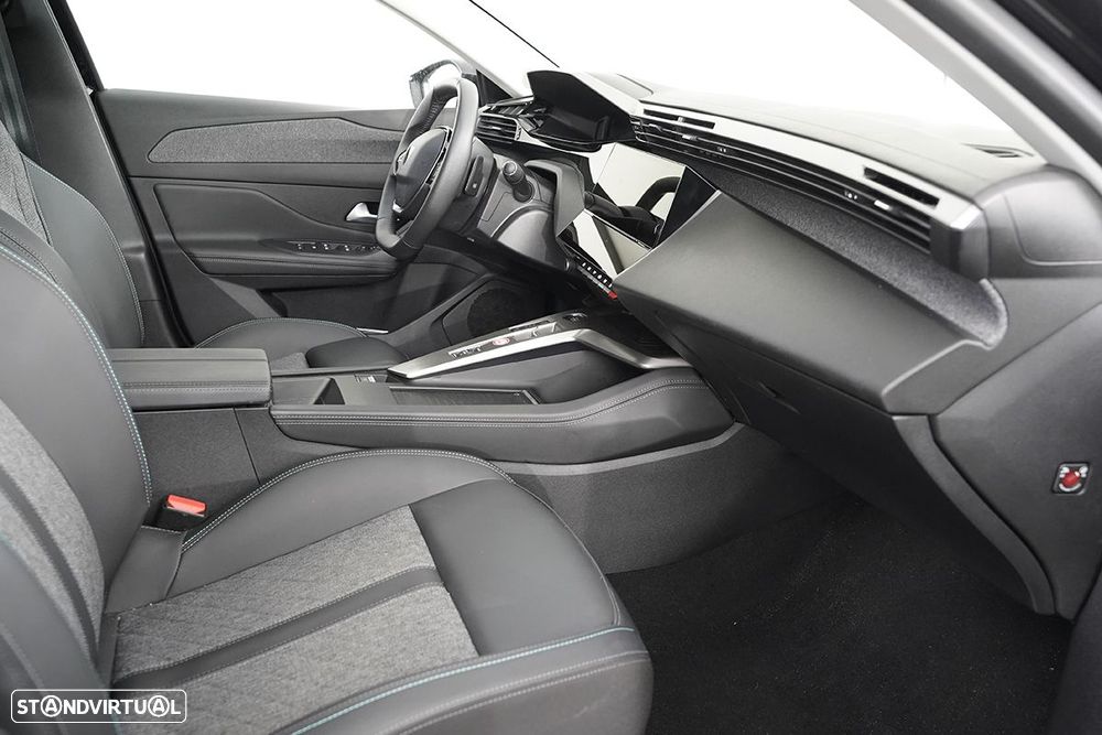 Peugeot 408 1.2 PureTech Allure EAT8 - 17