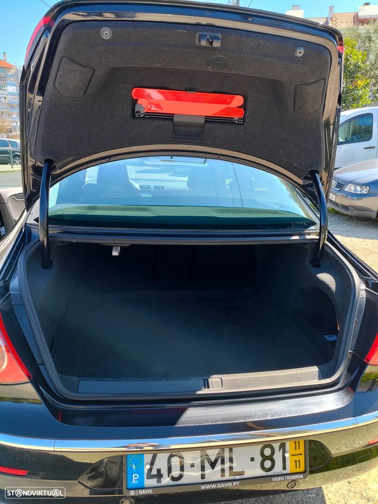 VW Passat CC 2.0 TDi BlueMotion - 13