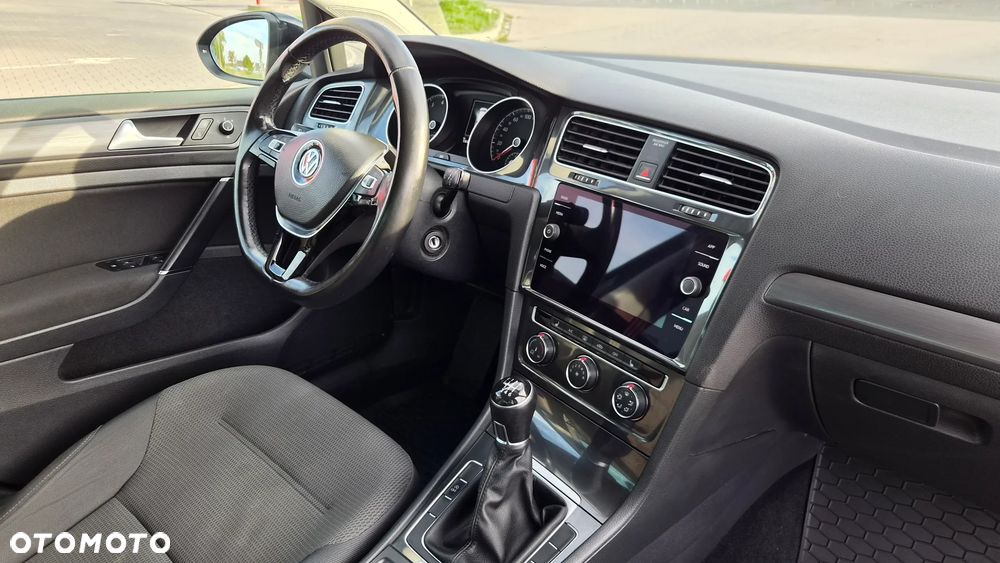 Volkswagen Golf 1.4 TSI BMT Comfortline - 24