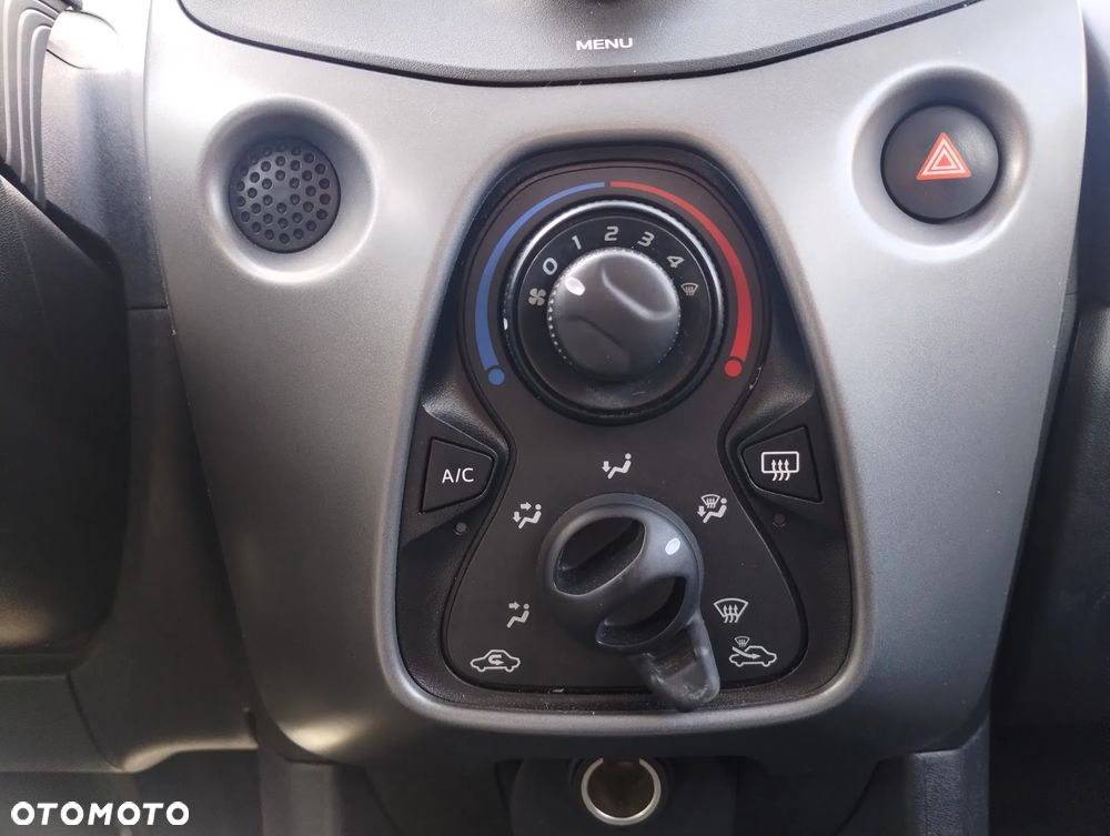 Toyota Aygo x-play - 20
