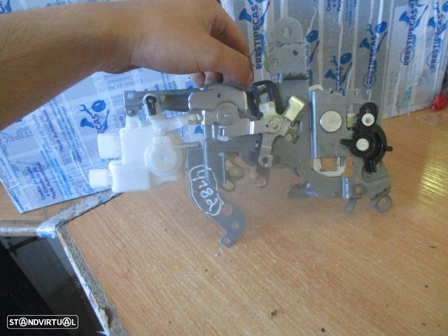 Fecho FEC4182 MAZDA 5 2012 Te 2 PINOS - 2