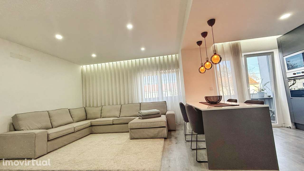 Apartamento T2 Totalmente Remodelado com Suite e Varanda - Grande imagem: 2/26