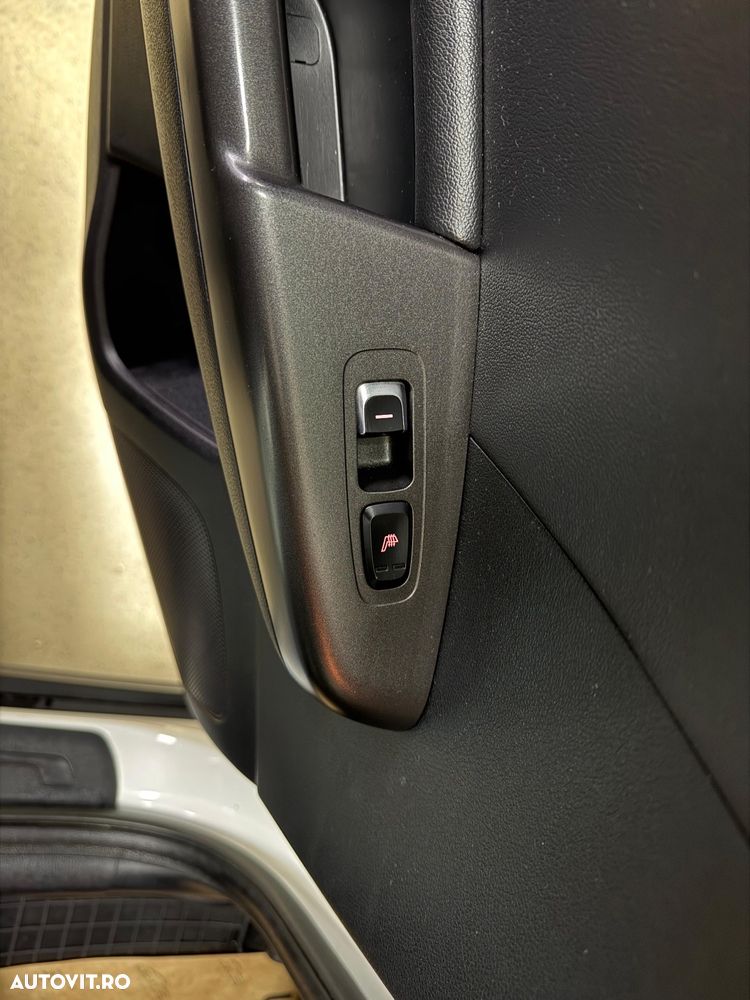 Kia Sportage 2.0 CRDI 4WD Automatik Dream-Team Edition - 17