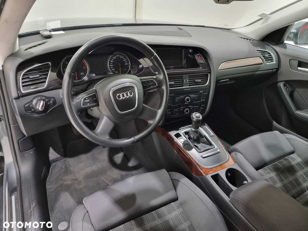 Audi A4 Limousine - 15