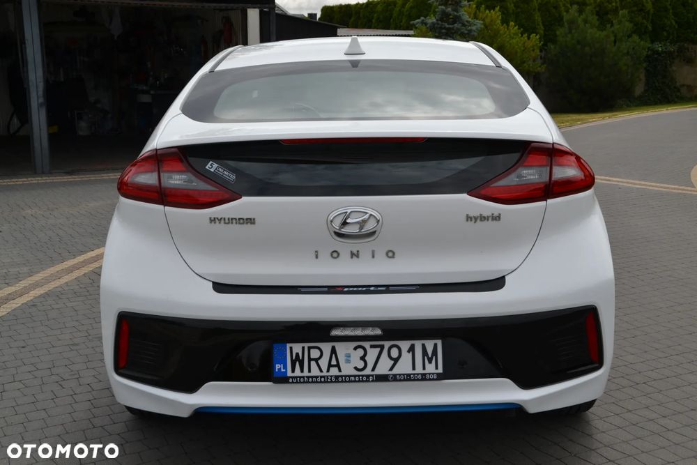 Hyundai IONIQ - 17