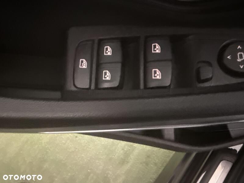 BMW Seria 3 318i Sport Line - 13