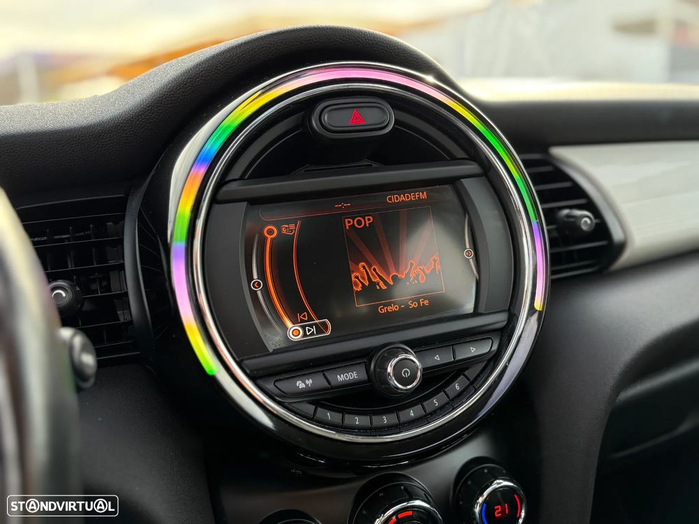 MINI 5 Portas Cooper SD Aut. - 18