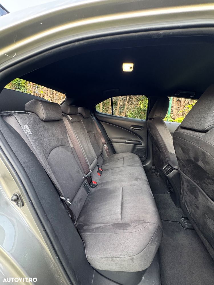 Lexus UX - 6