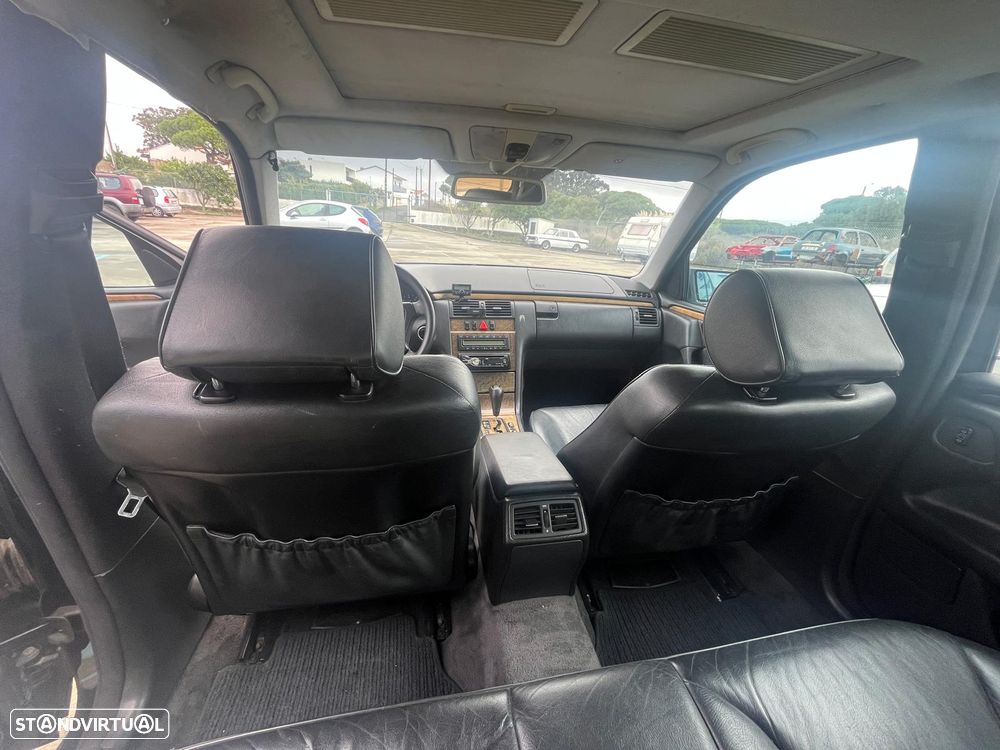 Mercedes-Benz E 300 - 10