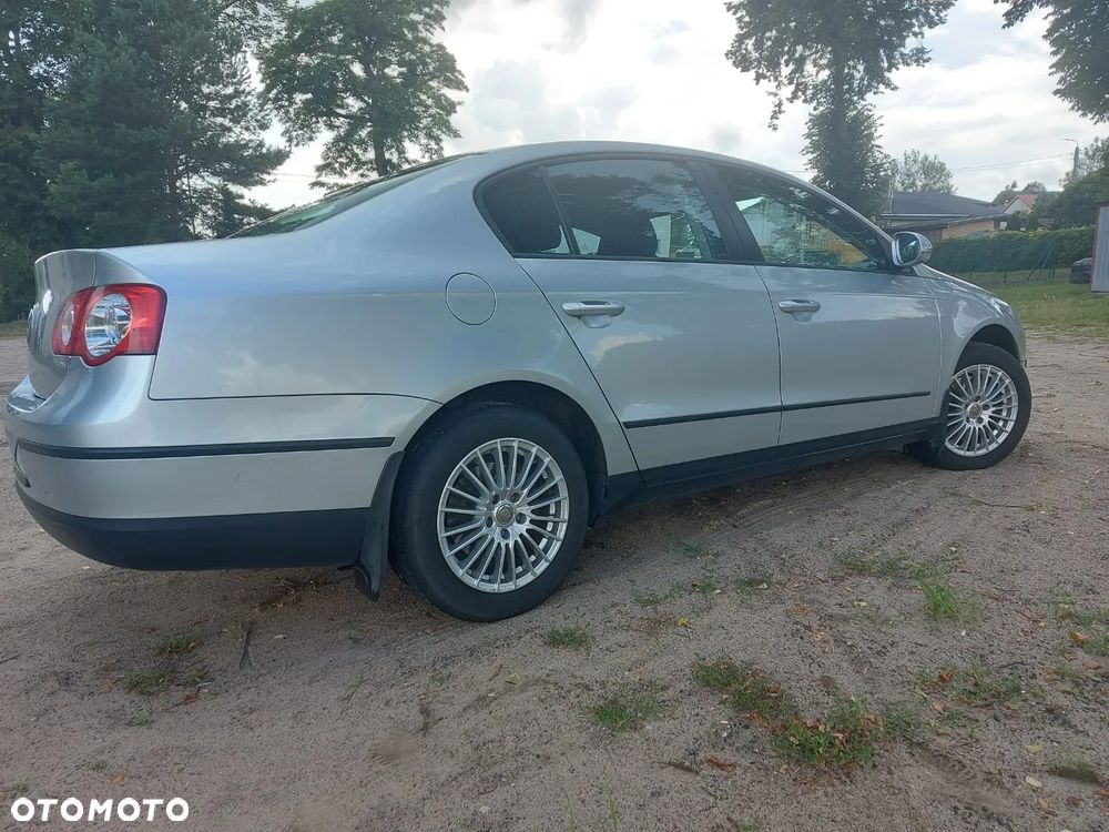 Volkswagen Passat 1.8 TSI Trendline - 3