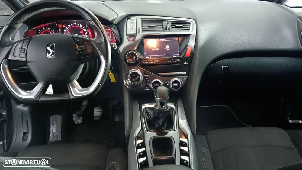 DS DS5 1.6 BlueHDi Chic - 23