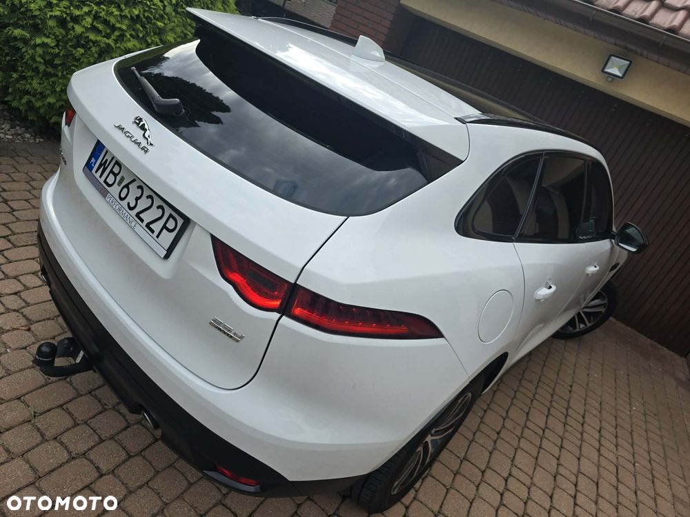 Jaguar F-Pace 2.0 i4D AWD R-Sport - 34