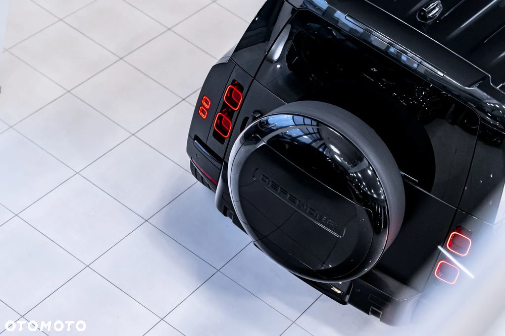 Land Rover Defender 110 D250 X-Dynamic HSE - 12