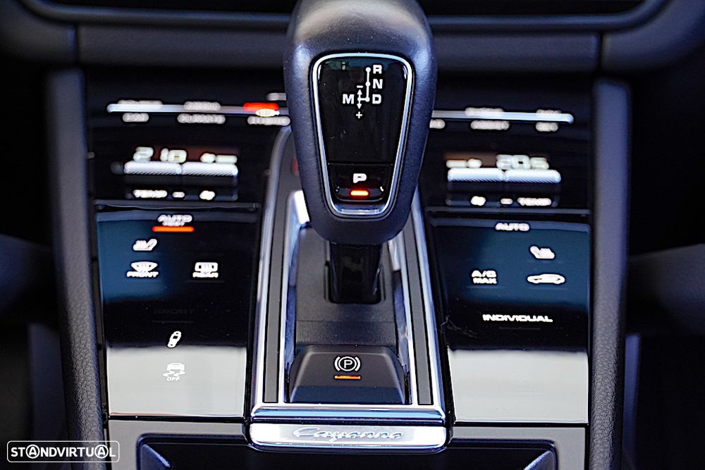 Porsche Cayenne Coupé E-Hybrid - 33