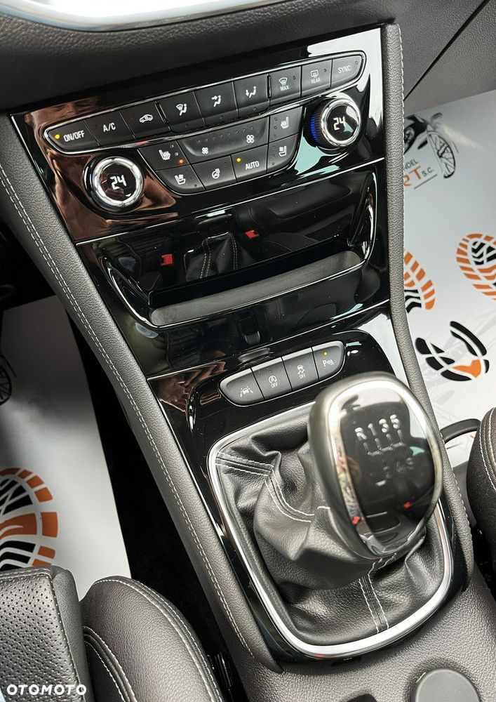 Opel Astra 1.6 Turbo Start/Stop Sports Tourer Dynamic - 26