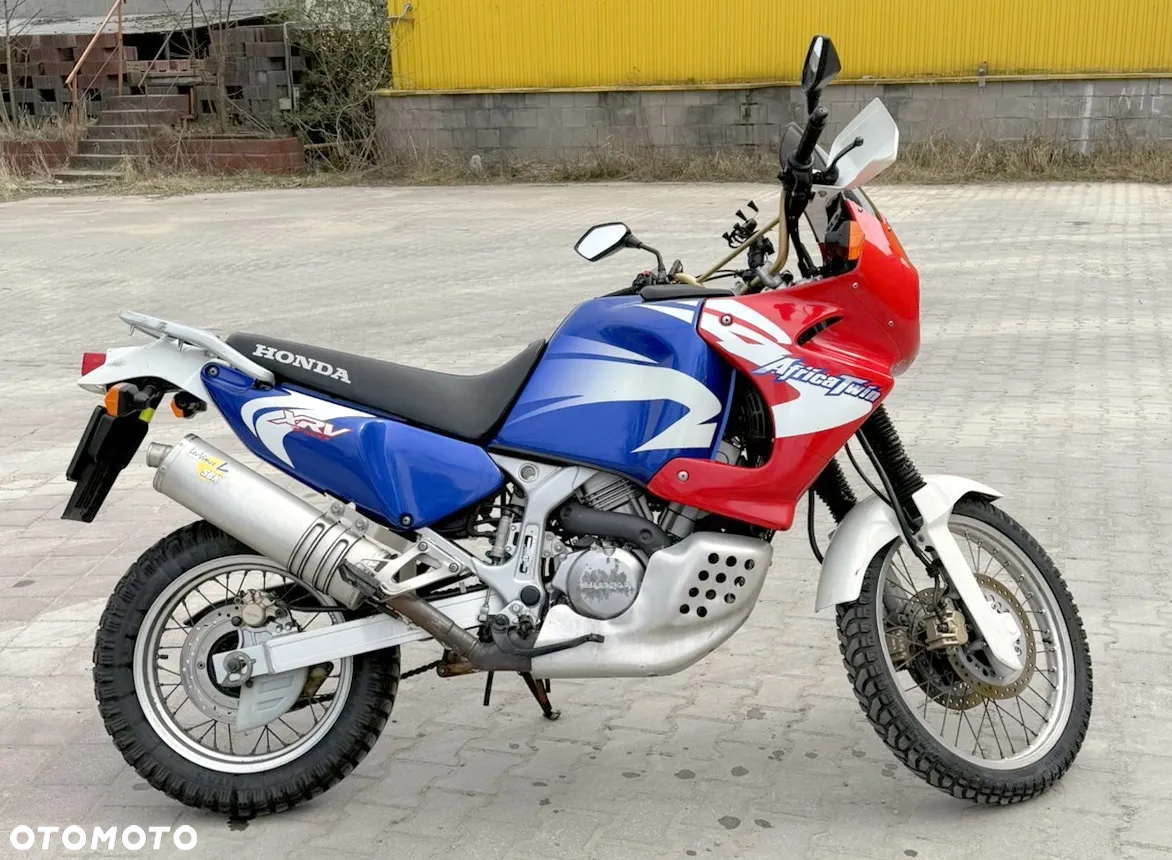 Honda XRV - 4