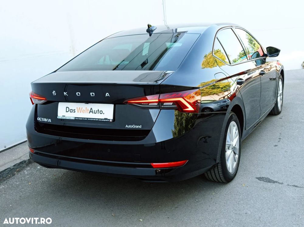 Skoda Octavia 2.0 TDI DSG Style - 12