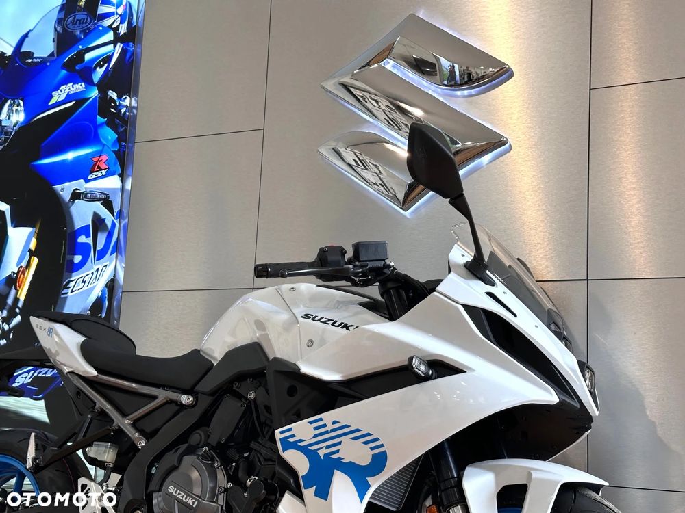 Suzuki GSX - 3