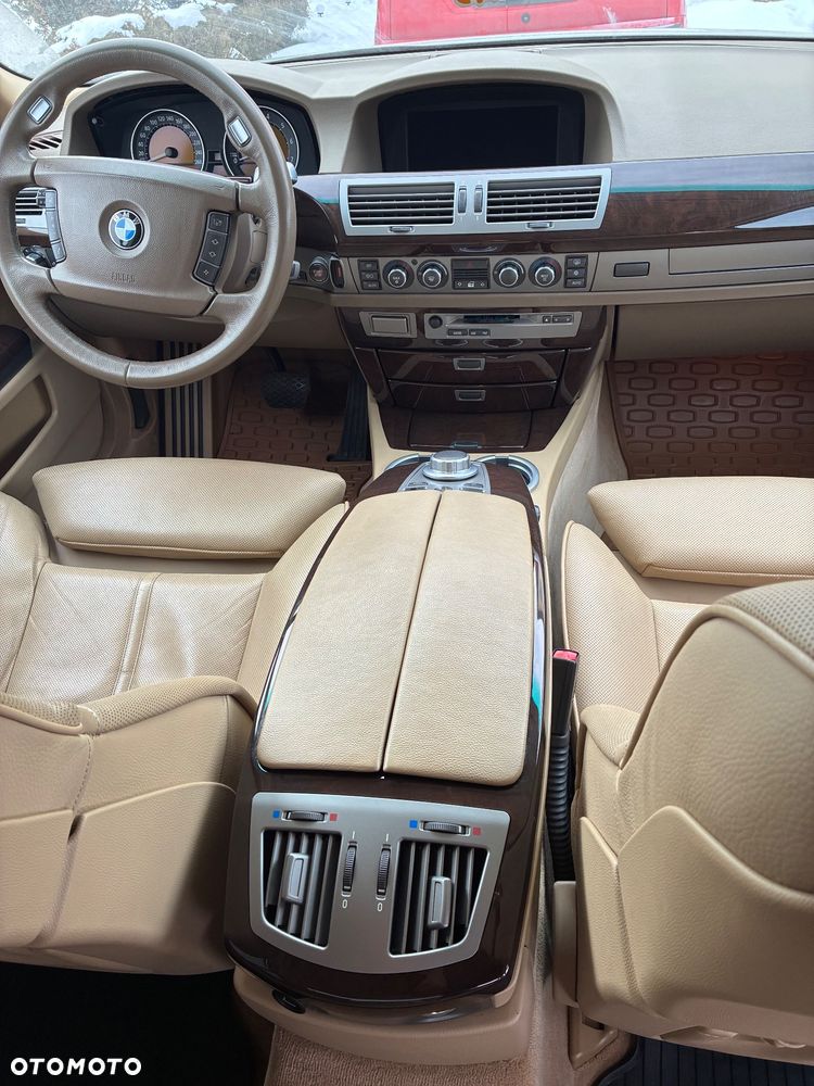 BMW Seria 7 740Li - 9