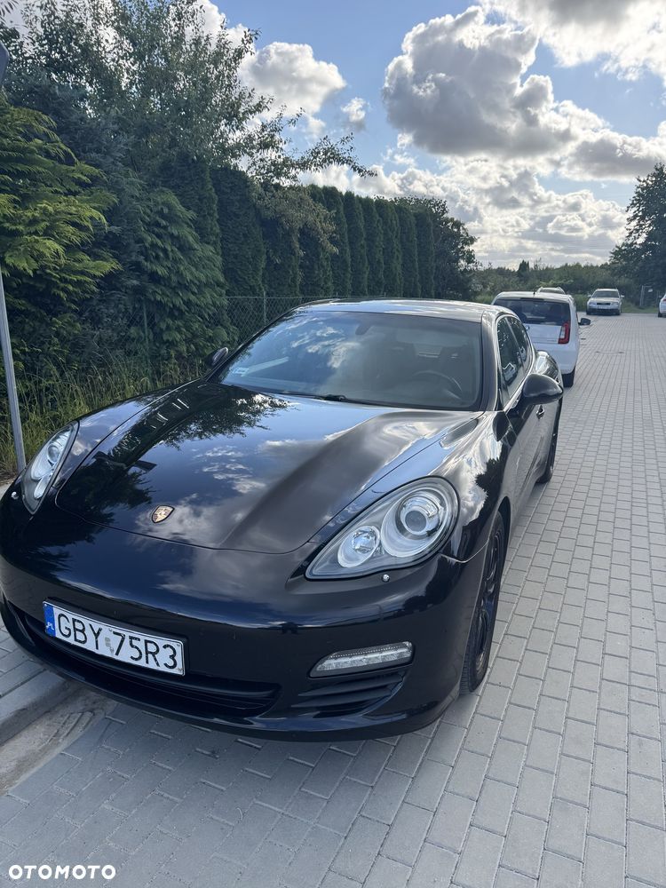 Porsche Panamera Standard - 2