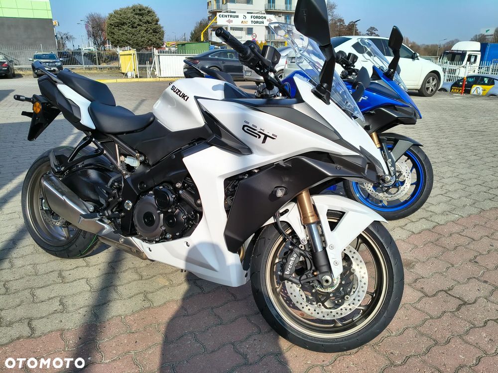 Suzuki GSX - 10