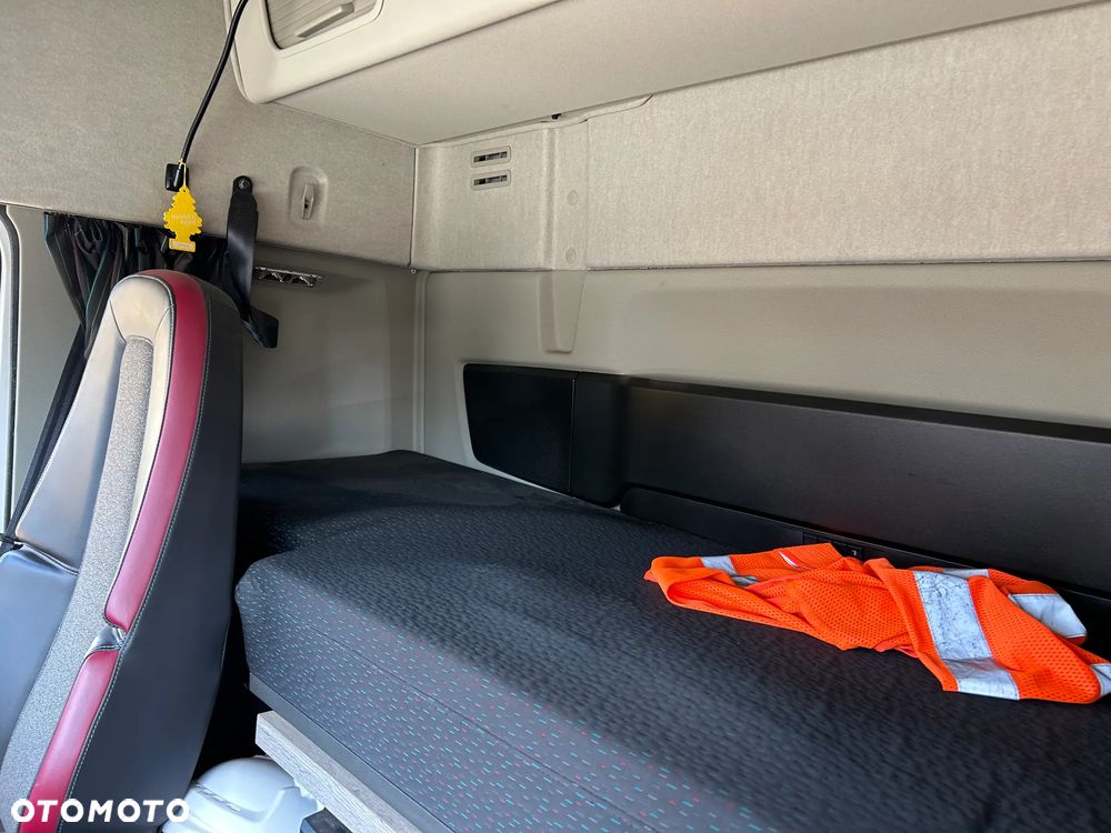 Volvo FMX460 4x4 - 14