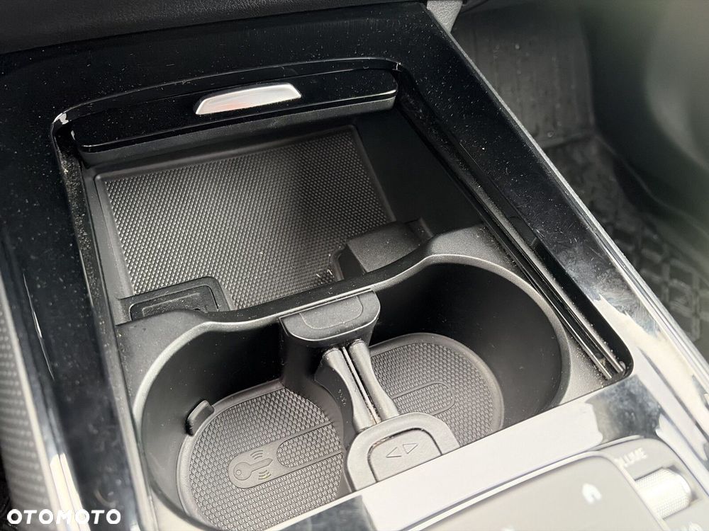 Mercedes-Benz GLB - 26
