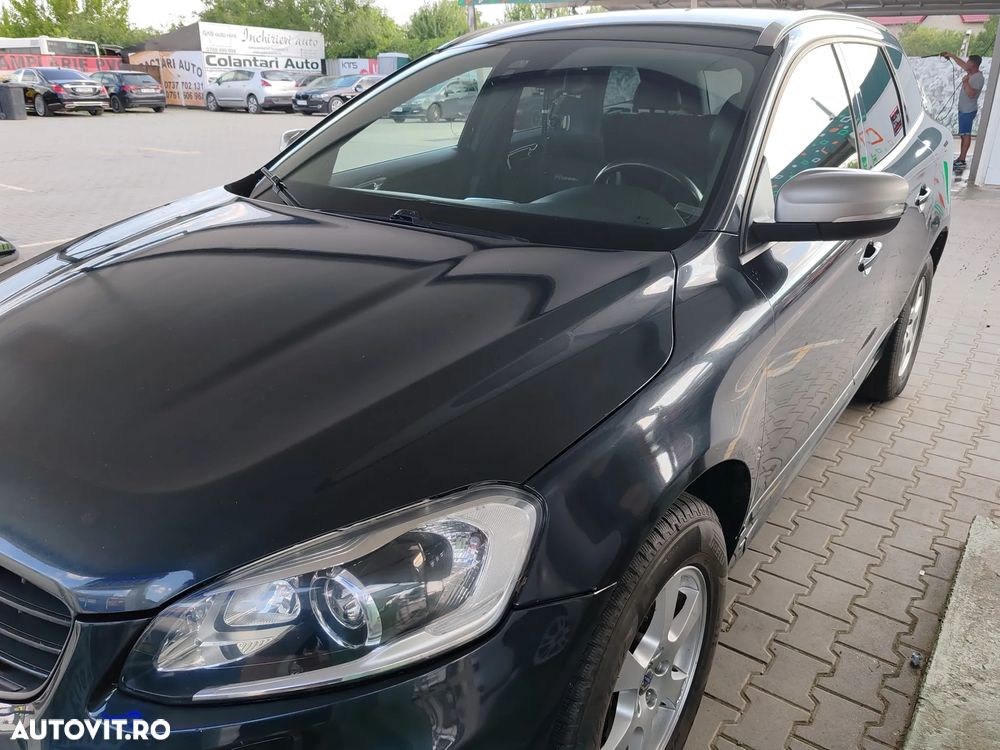 Volvo XC 60 D4AWD Start-Stop R-Design - 4