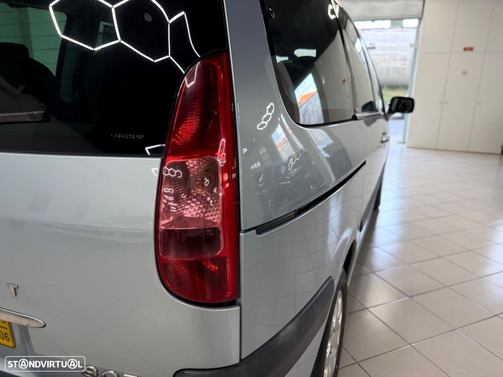 Peugeot 807 HDi 130 Tendance - 7