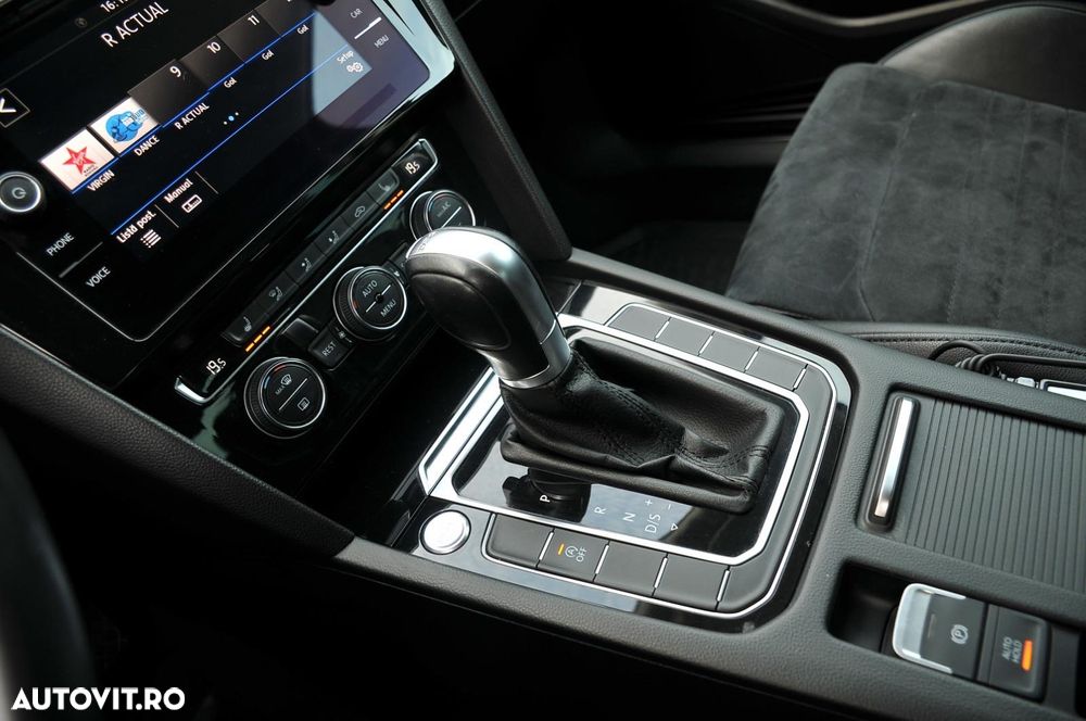 Volkswagen Passat Variant 2.0 TDI DSG R Executive - 13