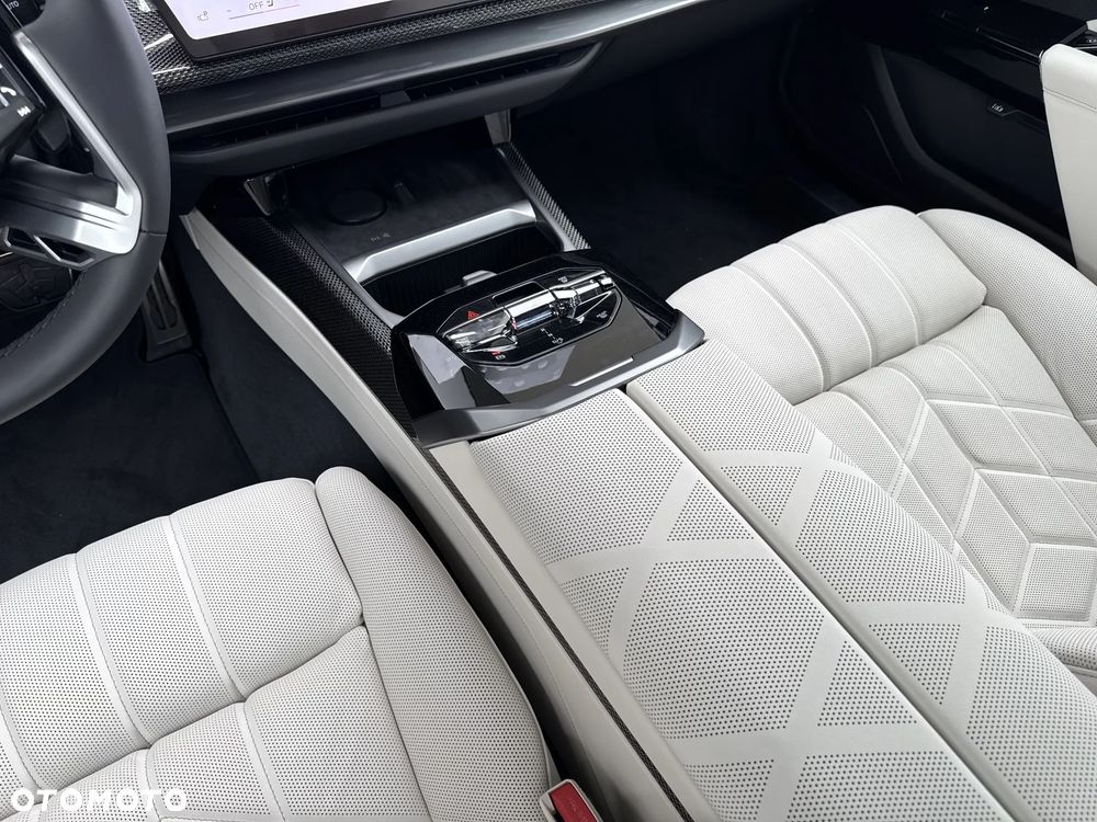 BMW Seria 7 - 16