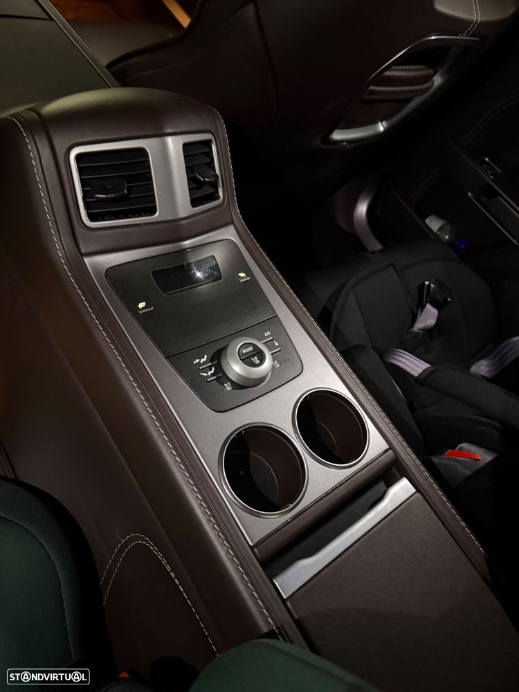 Aston Martin Rapide 5.9 V12 - 8