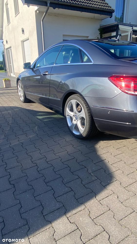 Mercedes-Benz Klasa E 250 7G-TRONIC - 9
