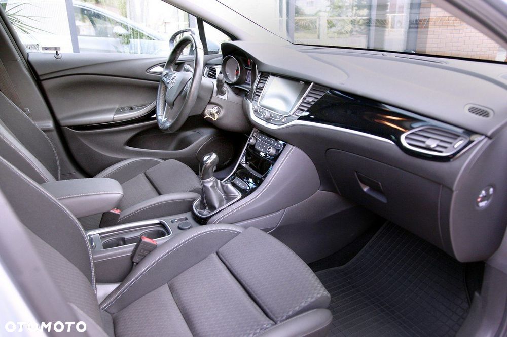 Opel Astra 1.4 Turbo Innovation - 11