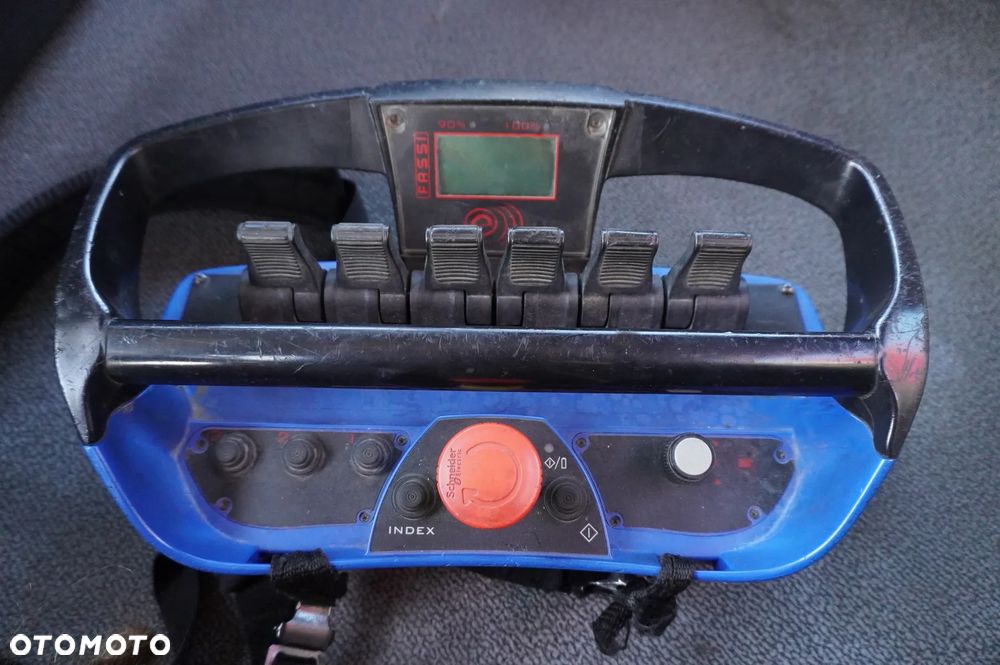 Renault C280 DTI 8 / HDS Fassi 5,6 t / Zasięg 8 m / Platforma 15 EPAL - 24