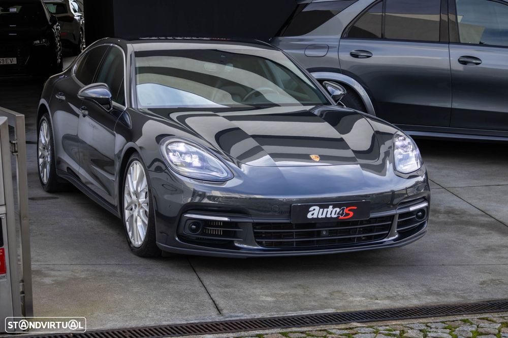 Porsche Panamera 4 S - 1