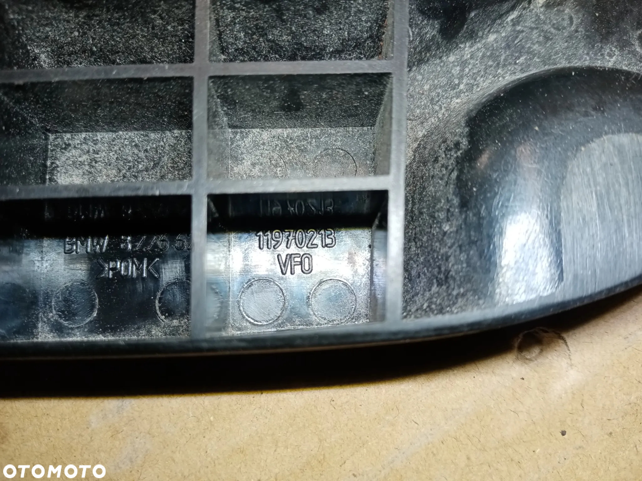 Klamka raczka dźwignia otwierania maski BMW 5 E39 8226621 11970213 - 5