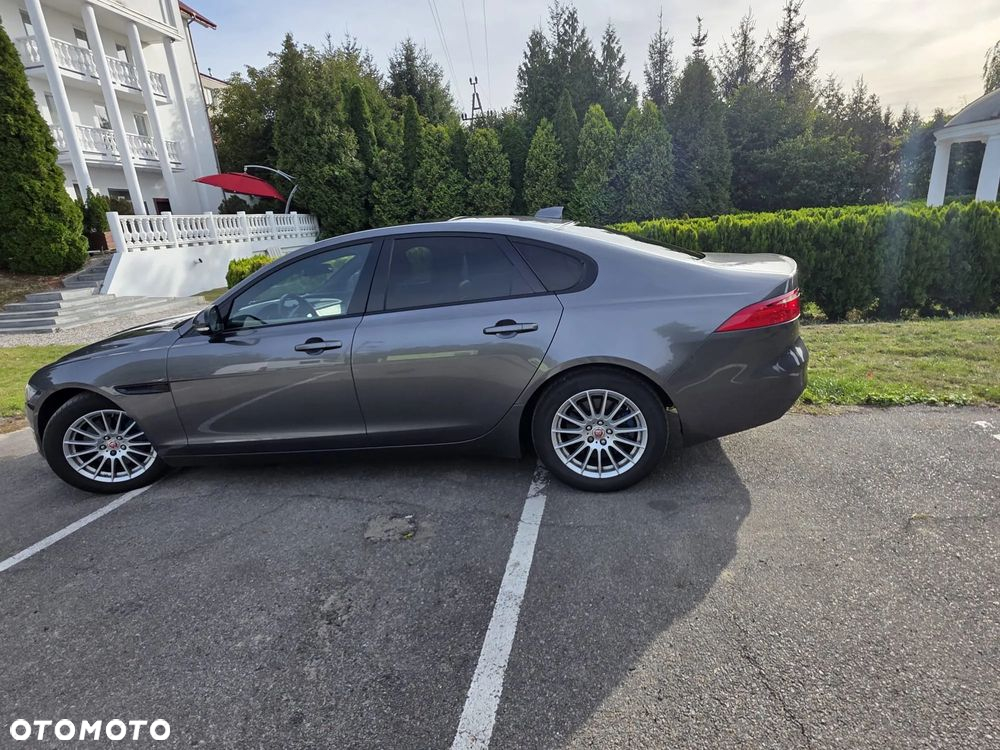 Jaguar XF 2.0 i4D R-Sport - 15