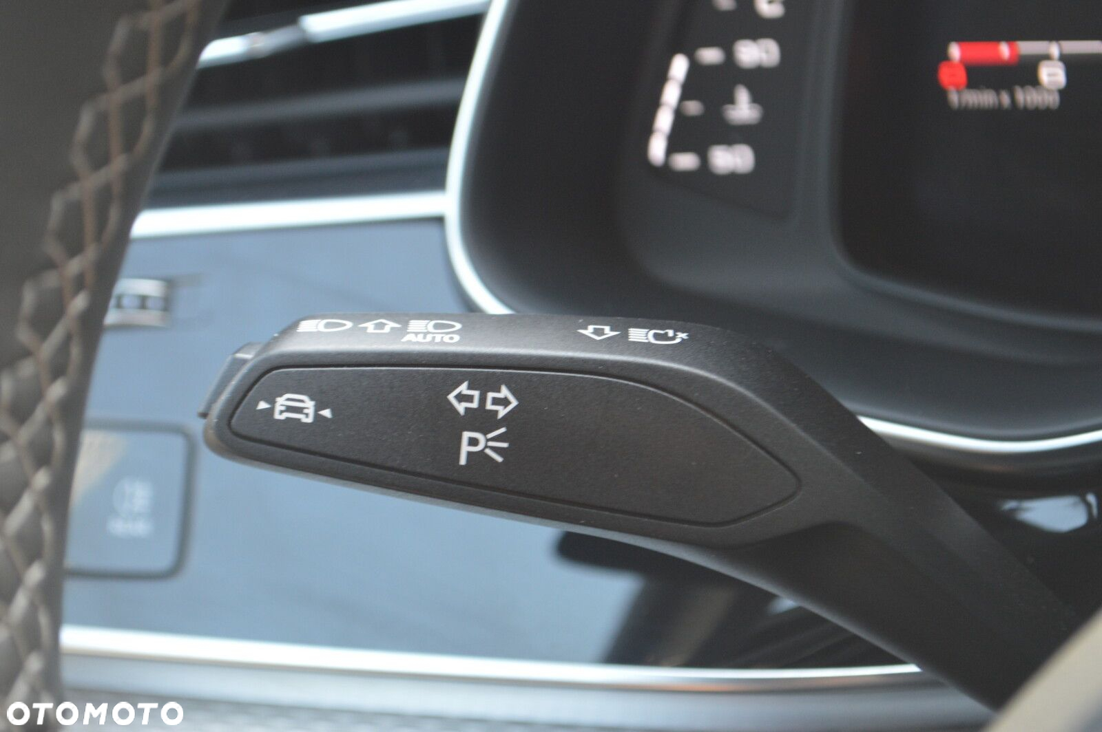 Audi SQ8 - 17