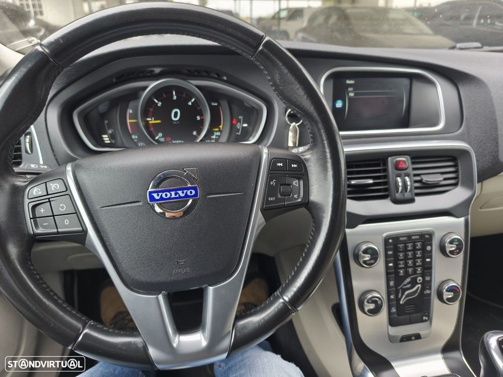 Volvo V40 Cross Country 1.6 D2 Summum - 16