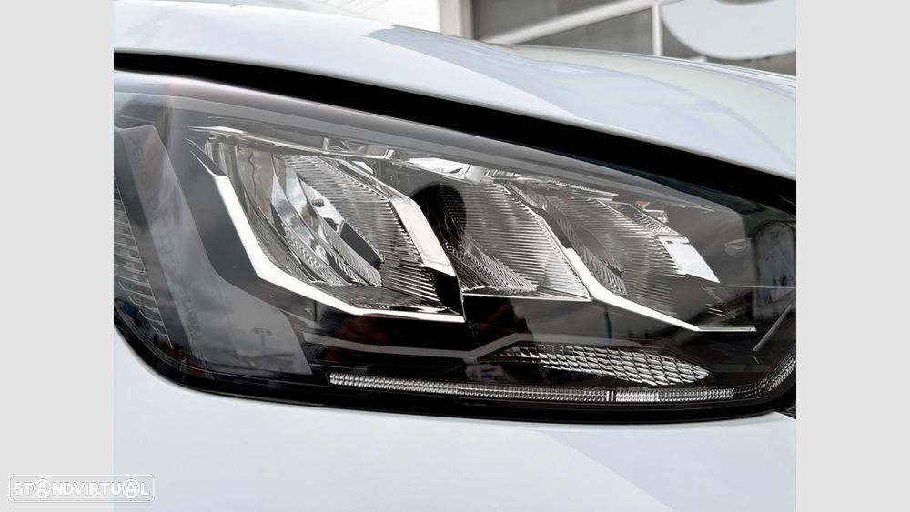 Peugeot 2008 1.2 PureTech Style - 8