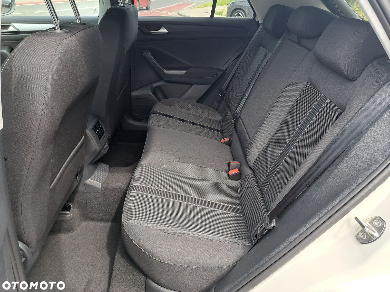 Volkswagen T-Roc 1.5 TSI Life Plus DSG - 12